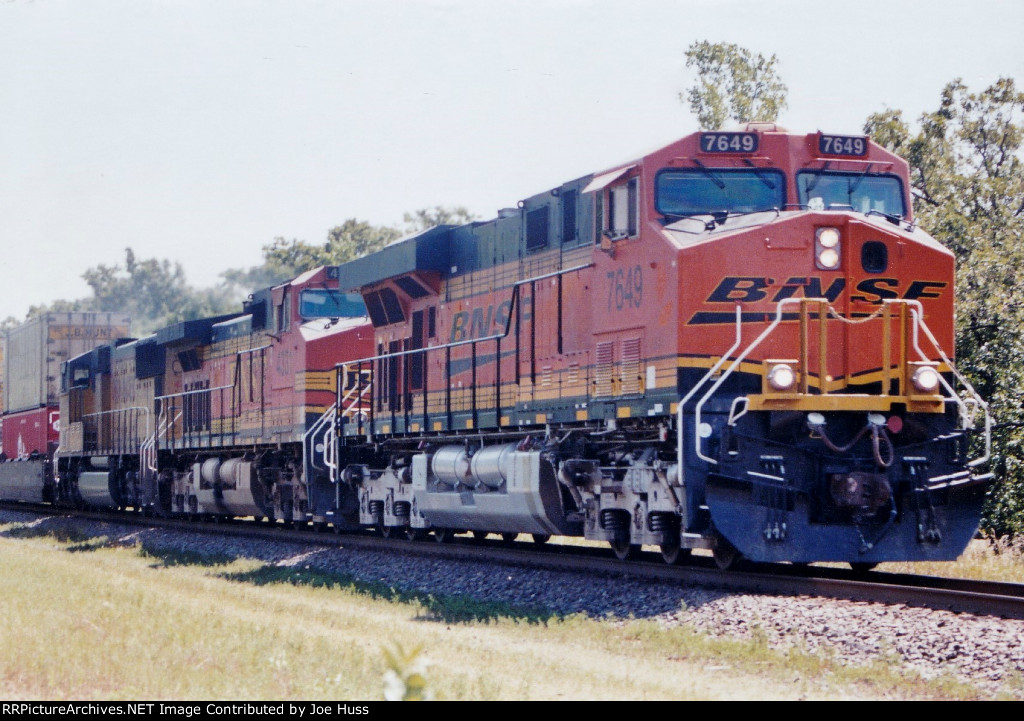 BNSF 7649 West